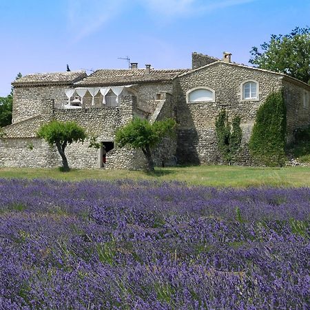 Отель La Ferme Les Eybrachas Reauville Экстерьер фото